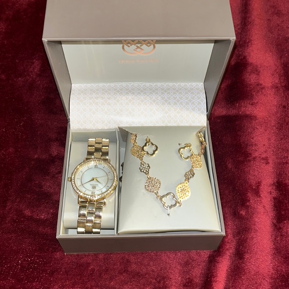 Daisy Fuentes Jewelry - gold daisey fuentes earrings necklace and watch